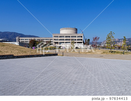 宝塚市役所と河川側ひろば (NTN跡地) 宝塚市役所と河川側ひろば (NTN跡地) 97634413