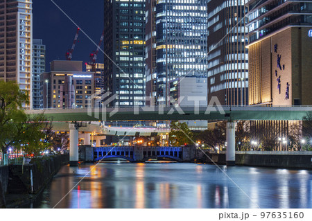 淀屋橋から見た中之島のステキな夜景 97635160