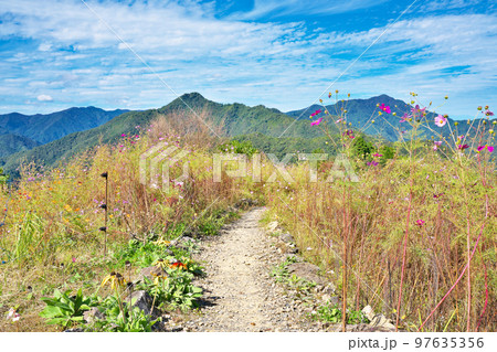【果無集落 熊野参詣道小辺路】 奈良県吉野郡十津川村桑畑 【果無集落 熊野参詣道小辺路】 奈良県吉野郡十津川村桑畑 97635356