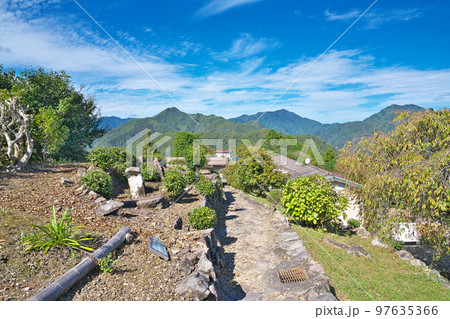 【果無集落 熊野参詣道小辺路】 奈良県吉野郡十津川村桑畑 【果無集落 熊野参詣道小辺路】 奈良県吉野郡十津川村桑畑 97635366