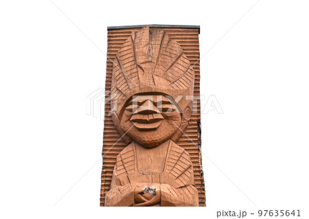 岐阜羽島駅前の円空仏モニュメント 97635641