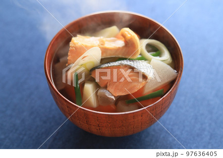 北海道の郷土料理、三平汁 97636405