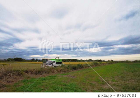 農作業 農作業 97637081