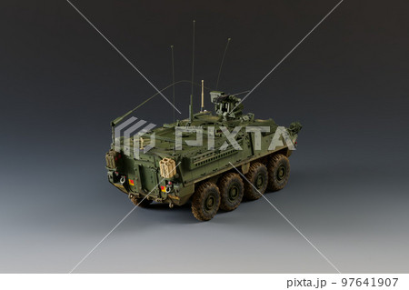 M1130 Stryker Command Vehicle 1/35scale プラモデル 97641907