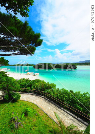 石垣島一の絶景スポット　川平湾の景色 97641935