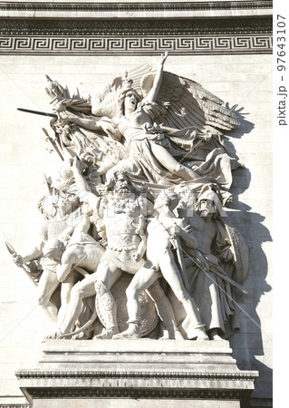 パリ凱旋門 義勇軍の出陣レリーフ彫刻の写真素材 [97643107] - PIXTA