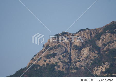 冬の山 青い空 冬の風景 97643292