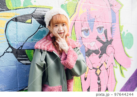 ギャルファッションの女の子 ギャルファッションの女の子 97644244