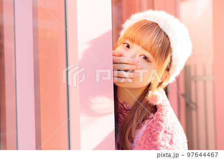 ギャルファッションの女の子 ギャルファッションの女の子 97644467