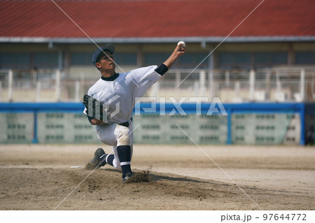 練習試合での左投手の投球(高校野球) 練習試合での左投手の投球(高校野球) 97644772