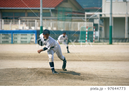 練習試合での左投手の投球(高校野球) 練習試合での左投手の投球(高校野球) 97644773
