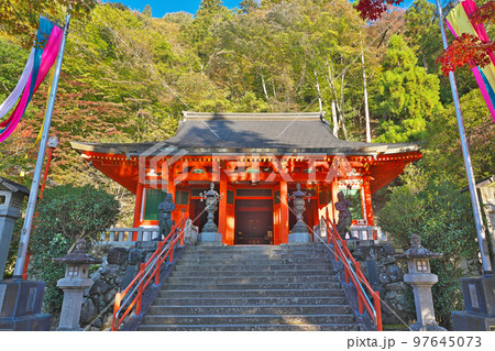 【大峯山 龍泉寺 (紅葉)】 奈良県吉野郡天川村洞川 97645073