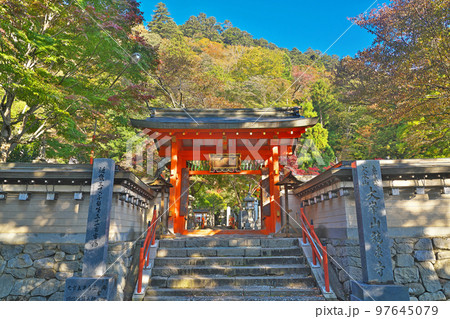【大峯山 龍泉寺 (紅葉)】 奈良県吉野郡天川村洞川 97645079
