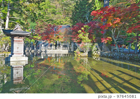 【大峯山 龍泉寺 (紅葉)】 奈良県吉野郡天川村洞川 【大峯山 龍泉寺 (紅葉)】 奈良県吉野郡天川村洞川 97645081