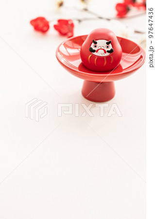 可愛いだるまの写真素材 97647436