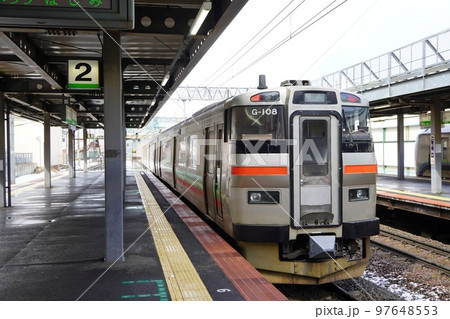 手稲駅にて(731系電車G-108編成・JR北海道) 手稲駅にて(731系電車G-108編成・JR北海道) 97648553