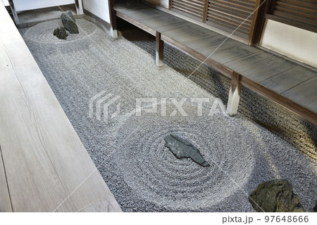 龍源院　東滴壺　大徳寺 97648666