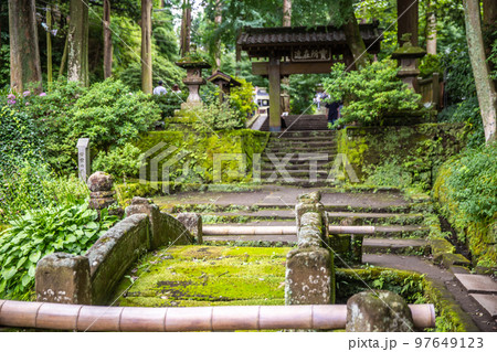神奈川県鎌倉市　浄智寺の風景 97649123