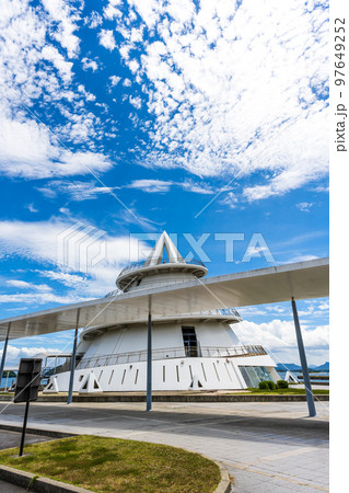 三角港フェリーターミナル(海のピラミッド)「夏空を背景に展望台からパノラマ風景」 三角港フェリーターミナル(海のピラミッド)「夏空を背景に展望台からパノラマ風景」 97649252
