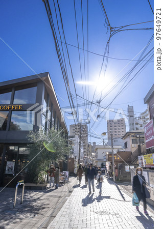 神奈川県藤沢市の都市風景 江ノ島駅 神奈川県藤沢市の都市風景 江ノ島駅 97649721