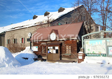 冬の小樽浅草橋観光案内所（北海道小樽市） 97650272