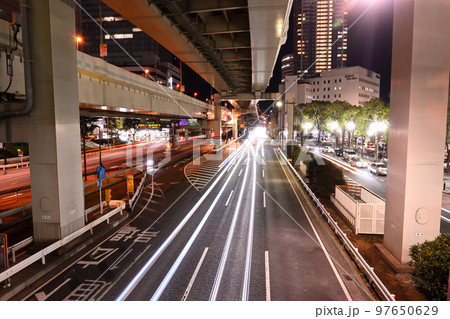横浜駅東口の国道1号線と横羽線 97650629