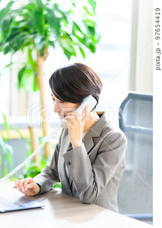 ビジネスイメージ ビジネスイメージ 97654419