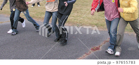 二人三脚 97655783