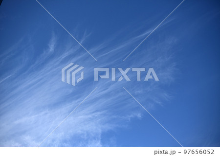 伸びる筋雲 伸びる筋雲 97656052