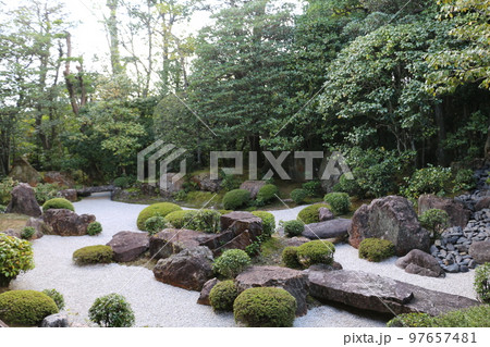 妙心寺塔頭退蔵院の庭園 妙心寺塔頭退蔵院の庭園 97657481