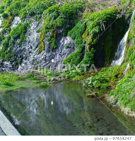 北海道日高町の水源 97658247