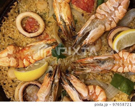 パエリア　イタリア料理 97658721