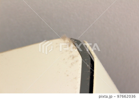 エアコンにたまったホコリ 97662036