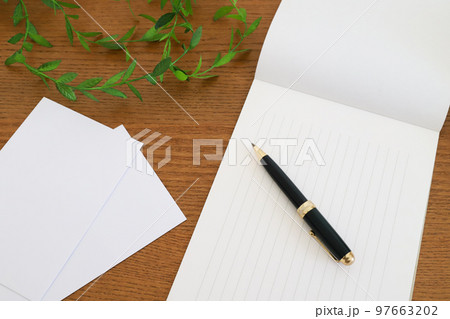 便箋と封筒　手紙イメージ 97663202