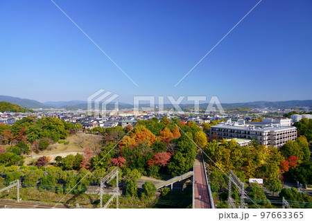 高の原から潮見台・青山住宅を望む 97663365