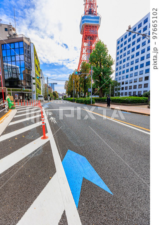 東京 芝公園付近の道路表示(自転車ナビライン) 東京 芝公園付近の道路表示(自転車ナビライン) 97665102