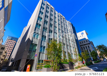 東京　千代田区神田駿河台の都市風景　日本大学 歯学部 本館 97665123