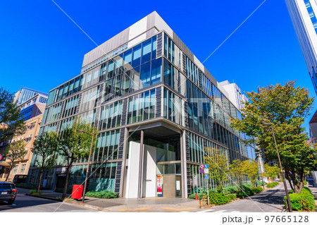 東京　千代田区神田駿河台の都市風景　日本大学 理工学部 1号館 97665128