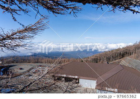 富士スバルライン五合目駐車場のトイレ 富士スバルライン五合目駐車場のトイレ 97665362