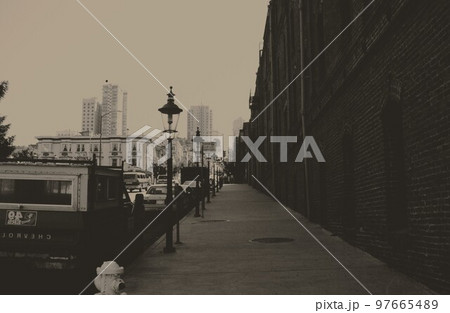 カリフォルニア　アメリカ　サンフランシスコの街並み　モノクローム 97665489