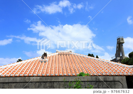 竹富島　沖縄赤瓦となごみの塔 97667632