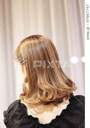 フンワリエレガンスセミロング＋ブリーチ なしベージュカラー 97667747