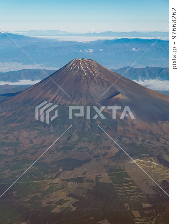 空撮 秋晴れの富士山 空撮 秋晴れの富士山 97668262