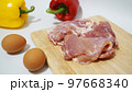 さまざまな食材と生の鶏肉 97668340