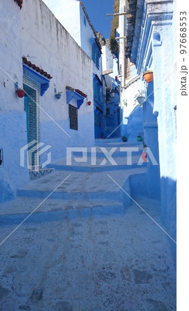 青い街で有名なシャウエン【モロッコ・シェフシャウエン】 97668553