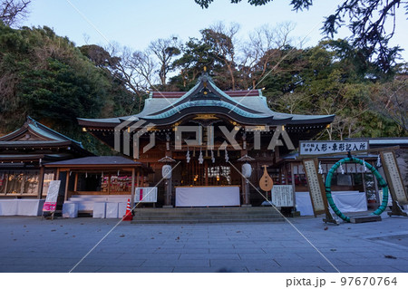 早朝の江島神社 辺津宮 早朝の江島神社 辺津宮 97670764