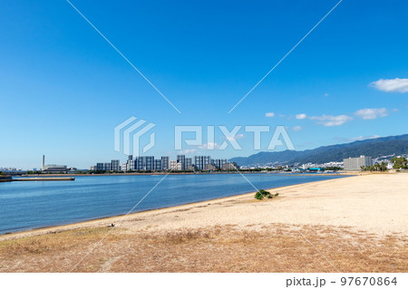 西宮・晴れの日の御前浜の風景 西宮・晴れの日の御前浜の風景 97670864