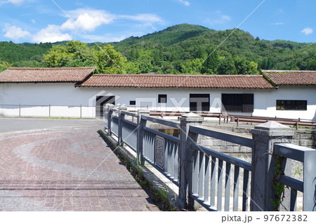 鉄の歴史博物館のある町の景色 97672382