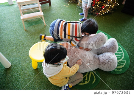 幼児 乳幼児 乳児 97672635