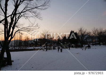 ヅムルモリ 冬の風景 北漢江 97672903